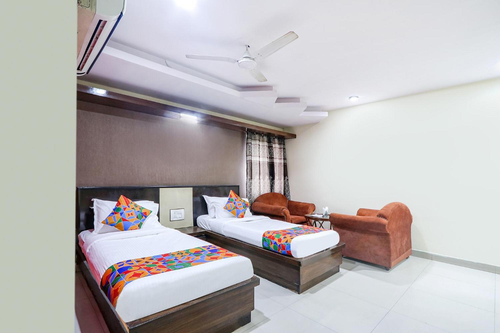 Fabhotel Royal Residency II - Nr Lakdikapul Metro Station Haidarábád Kültér fotó